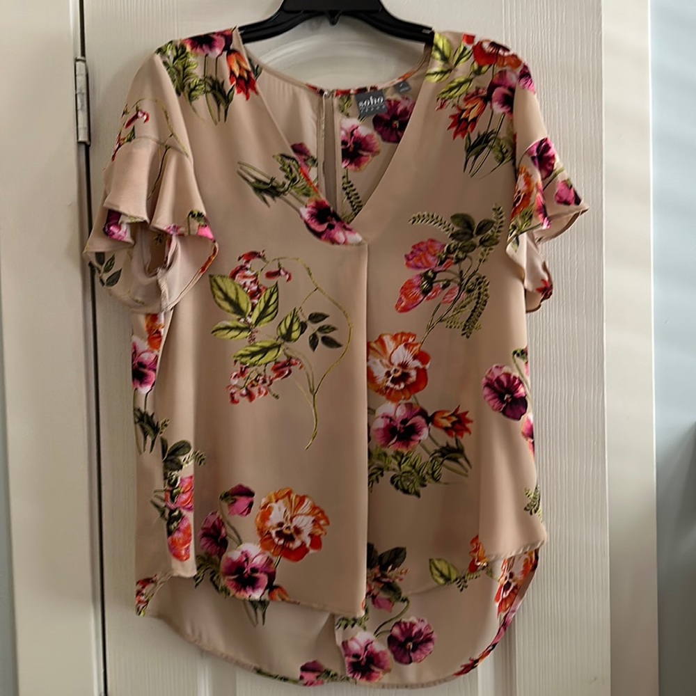 Beautiful New York & Company floral top